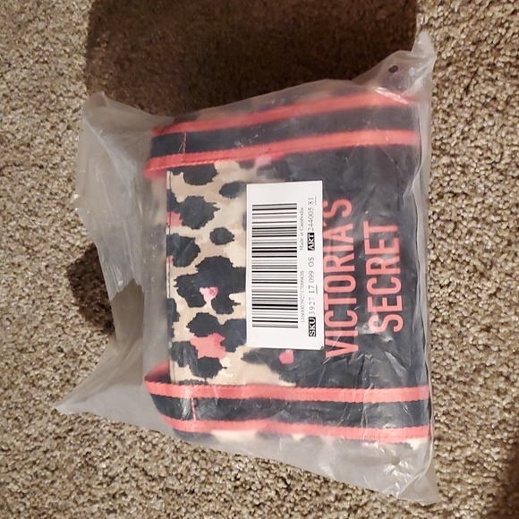 NWT! 11/18 Victoria's Secret Limited Sexy Leopard Wild Weekender Tote Bag, Large - Picture 9 of 10